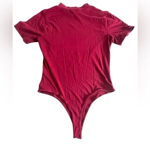 Fashion Nova MockNeck Shortsleeved Bodysuit Burgundy Women’s Size:L Casual
